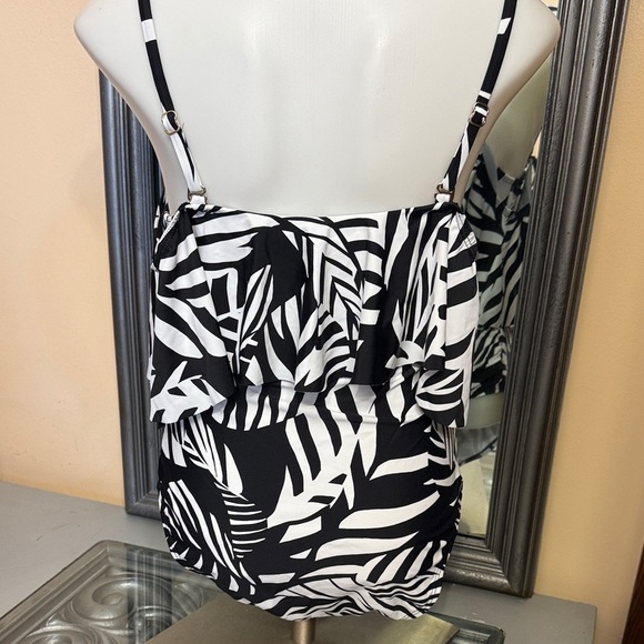 BCBGMaxAzria Small Off the Shoulder One Piece Black and White Print Swimsuit - Picture 6 of 10
